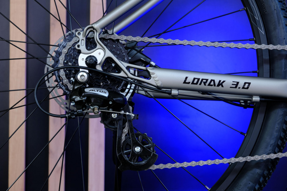 LORAK 3.0 8 sp Матовый Чёрный/Серый рама 17 (на рост 155-173)